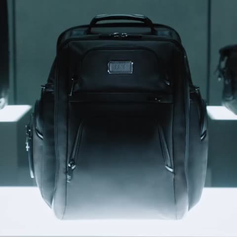 Travel ad by TUMI