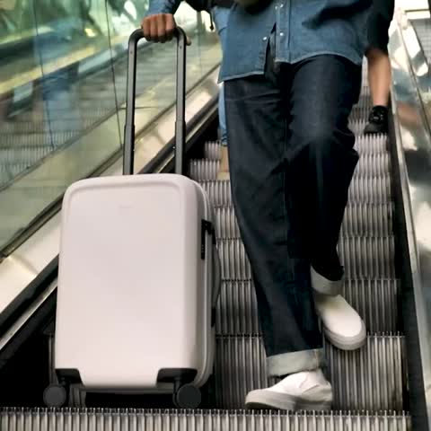 Accessories ad by Bellroy