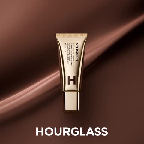 Beauty ad by Hourglass Cosmetics