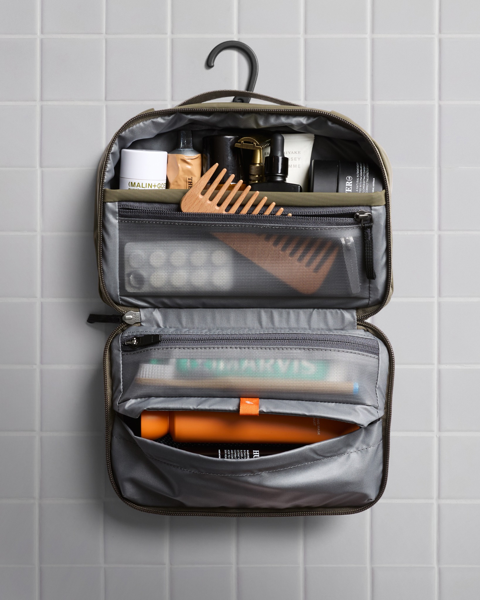 Accessories ad by Bellroy